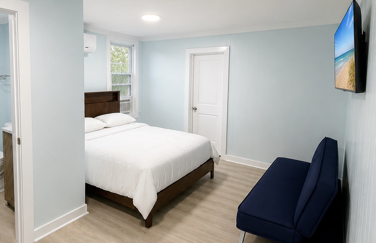 Multi Room Family Suite + Couch